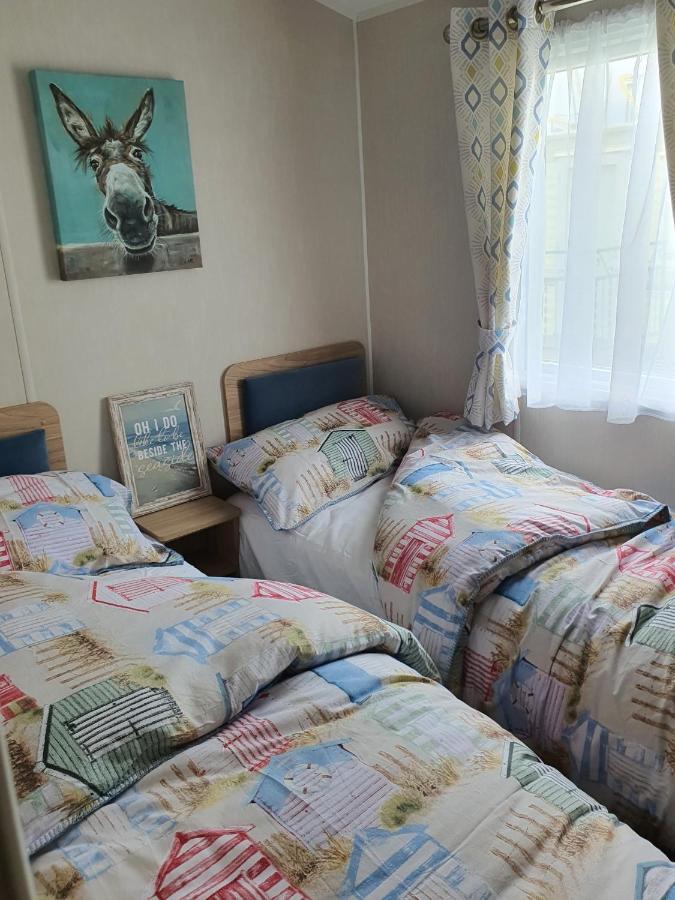 Premium Accommodation With Luxury Hot-Tub And Decking Area, Near Fantasy Island Ingoldmells Eksteriør bilde